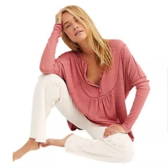 Free People Oversized Leo Henley Top in Rose Size S - Picture 2 of 6
